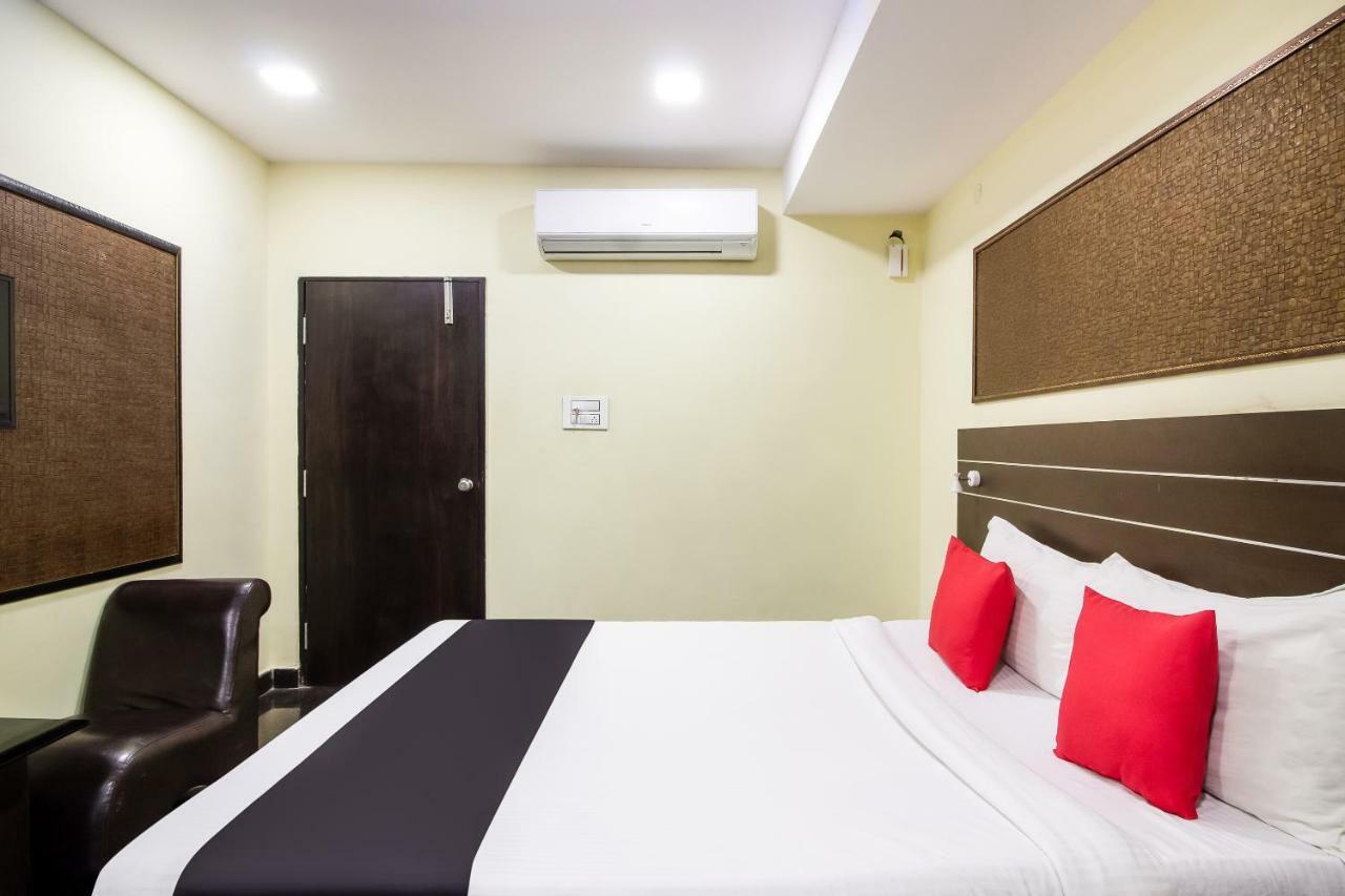 Capital O 60233 Brij Ki Rasoi Deluxe Hotel ลัคเนา ภายนอก รูปภาพ