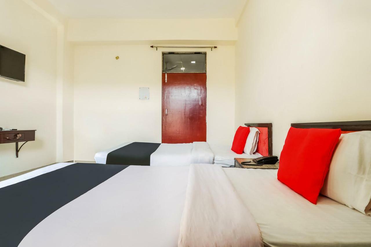 Capital O 60233 Brij Ki Rasoi Deluxe Hotel ลัคเนา ภายนอก รูปภาพ